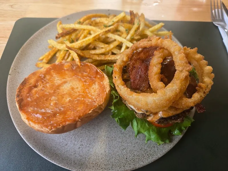 Buds Bar n Grill