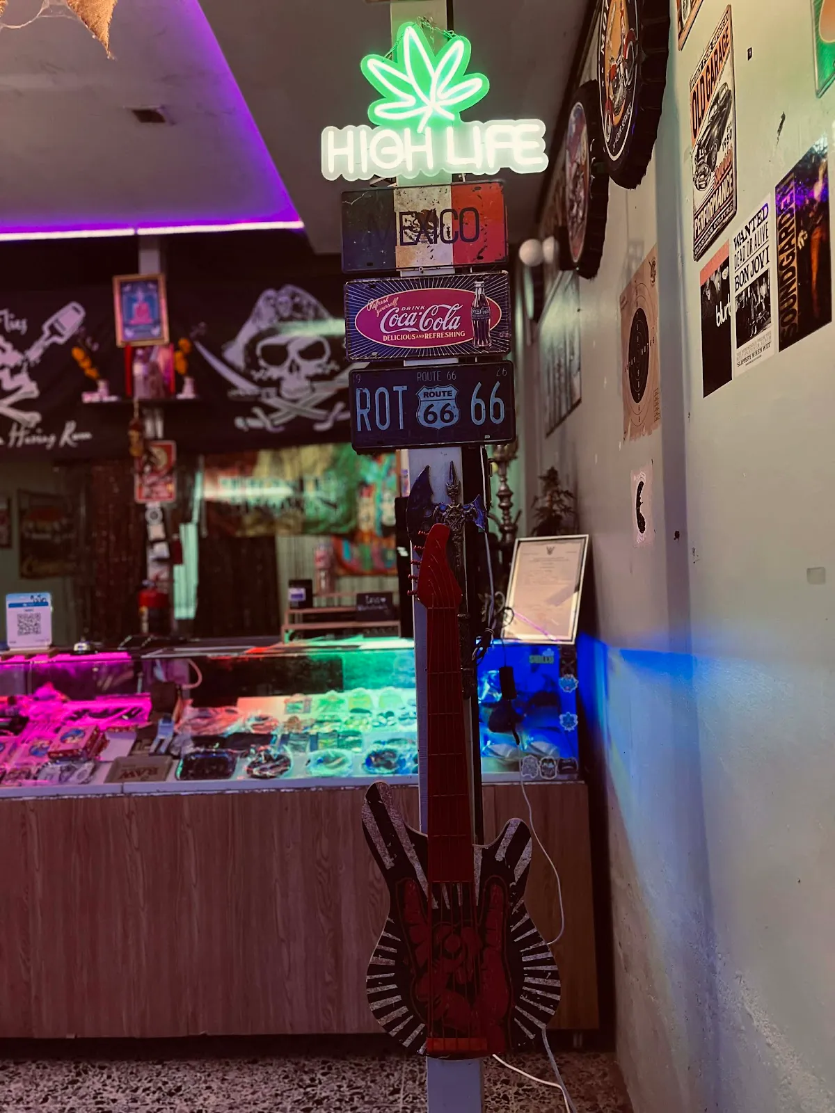 ร้านกระท่อมใบโต ​By มดใบโต