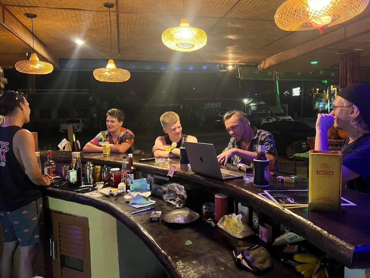 Max bar & Cannabis shop