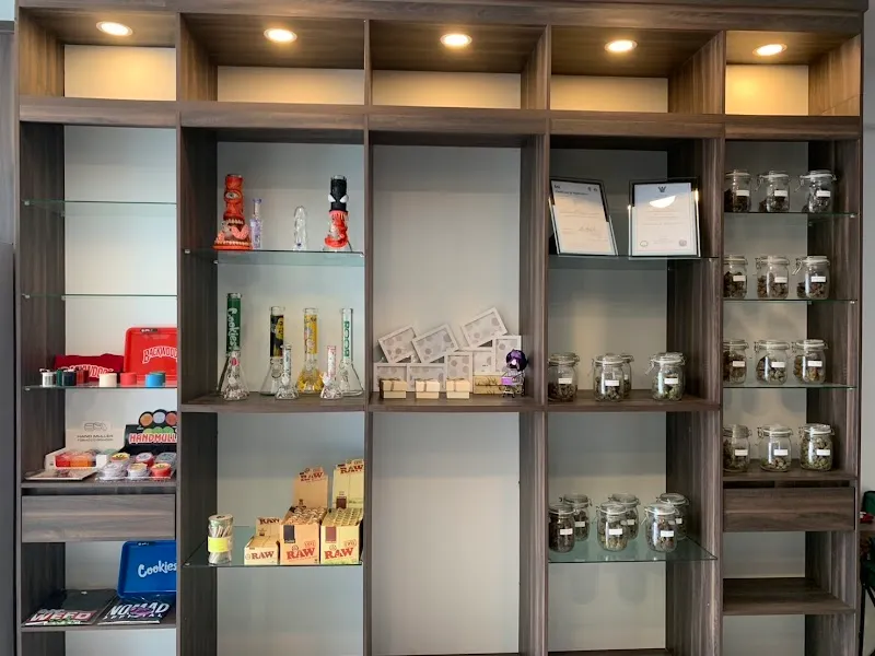 ร้านกัญชาไนท์มูฟ-กาญจนบุรี (Nightmove Kanchanaburi Cannabis store)