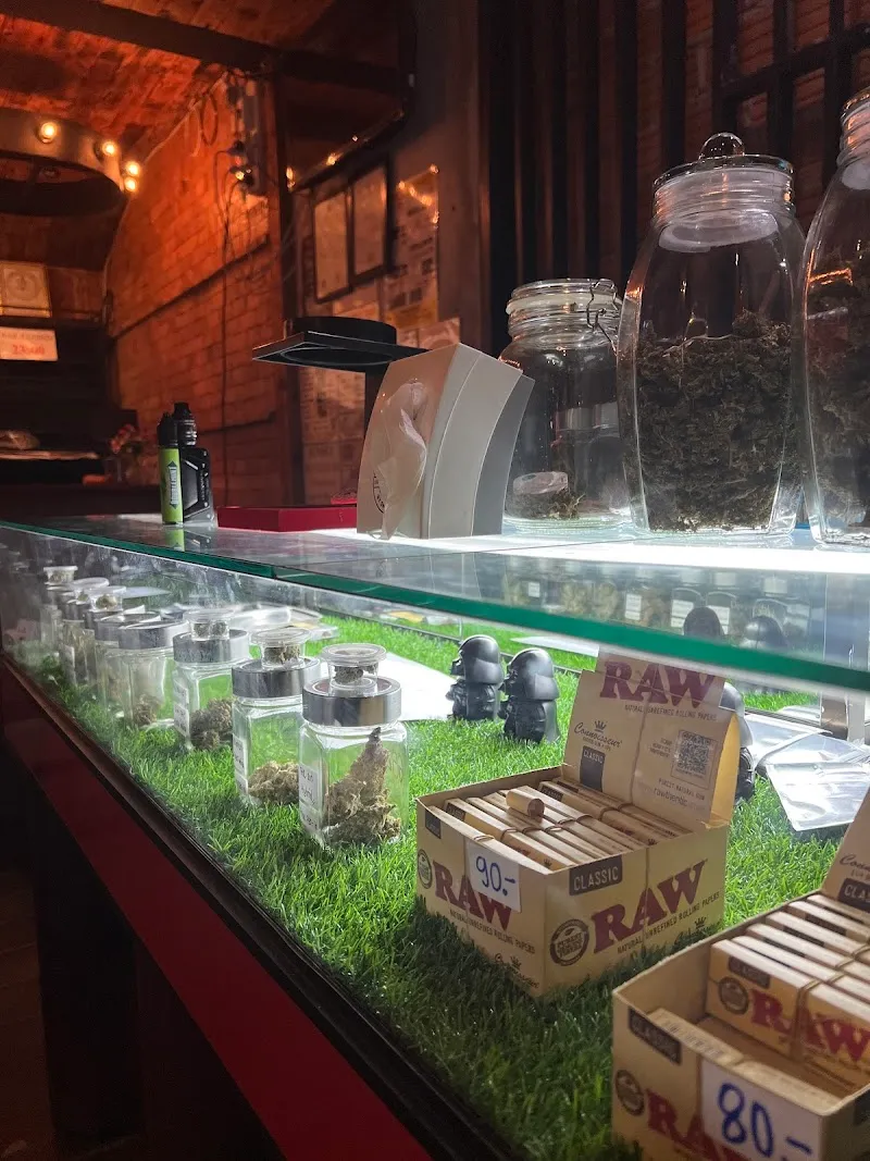SWEED TIME (cannabis shop)